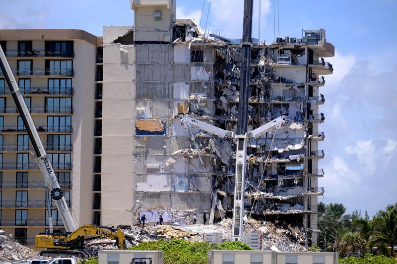 Florida town official said building was safe despite warning - media