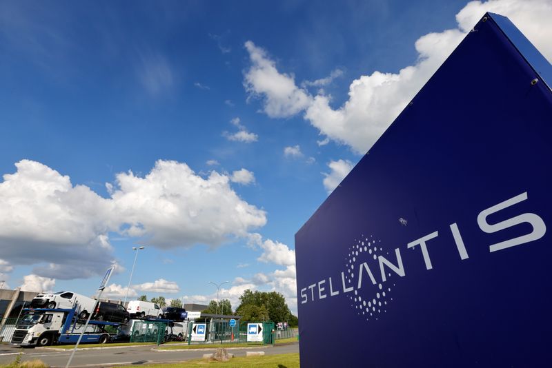 Stellantis says H1 margin expected to top annual target of 5.5%-7.5%