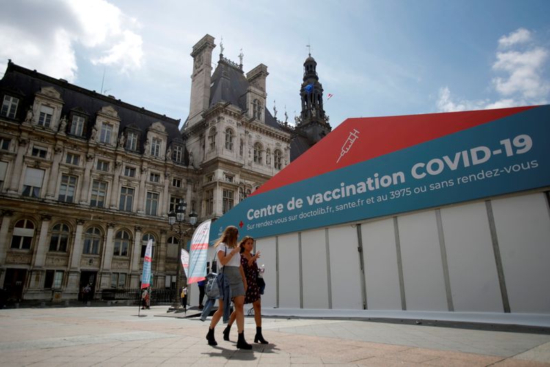 More than 900,000 people in France rush for COVID vaccine as tougher measures near