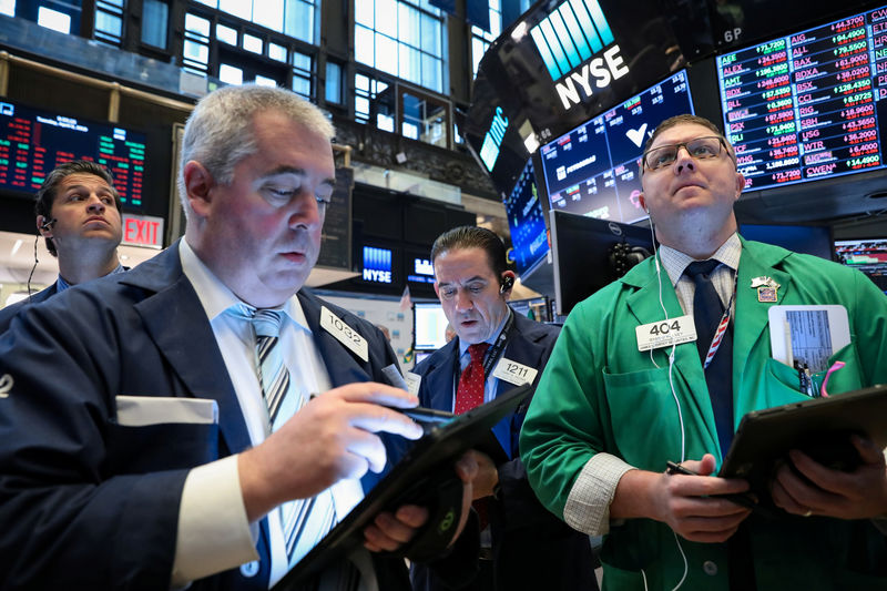 S&P 500 Falls as Bulls Sidelined Despite Upbeat Earnings; Retail Sales Eyed