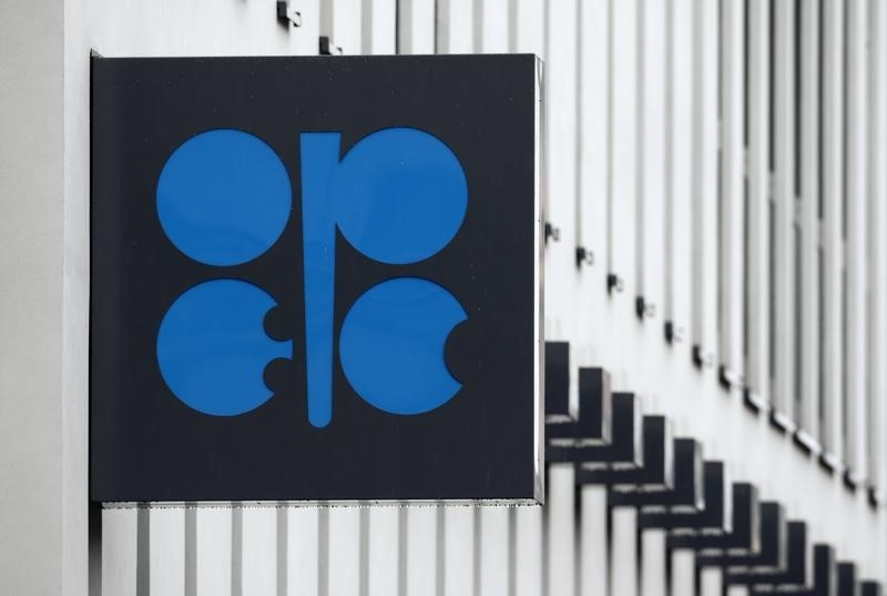 OPEC+对峙落幕：划定完全解除减产路线图！沙特、阿联酋等五国获准上调基线