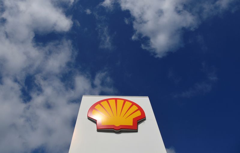 Shell makes record $40 billion profit in tumultuous 2022