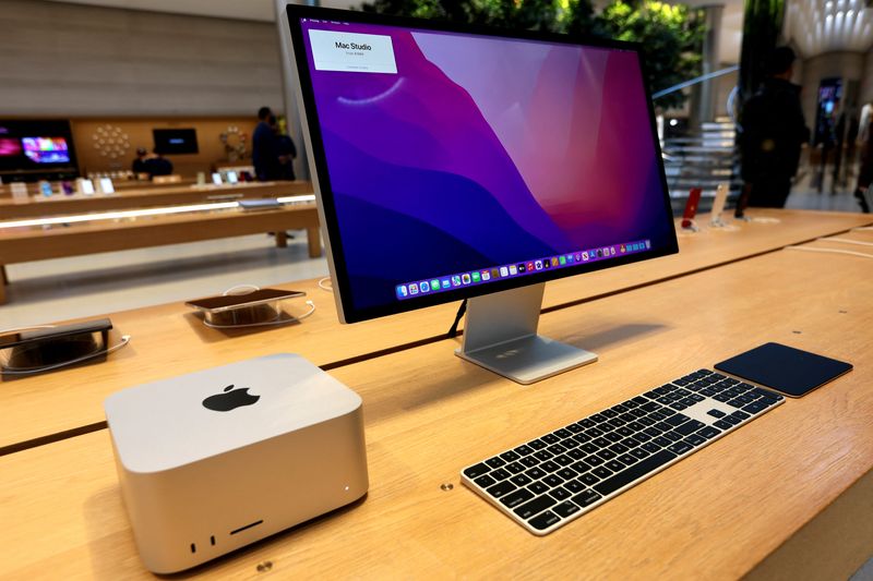 Global PC shipments slide in Q1, Apple takes biggest hit - IDC